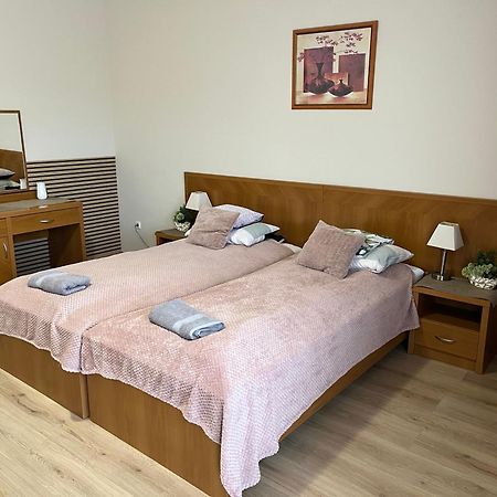 Brookforest Apartman Hajdúszoboszló Exteriör bild
