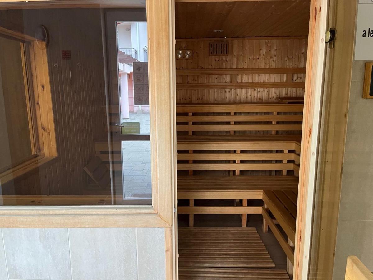 Brookforest Apartman Hajdúszoboszló Exteriör bild
