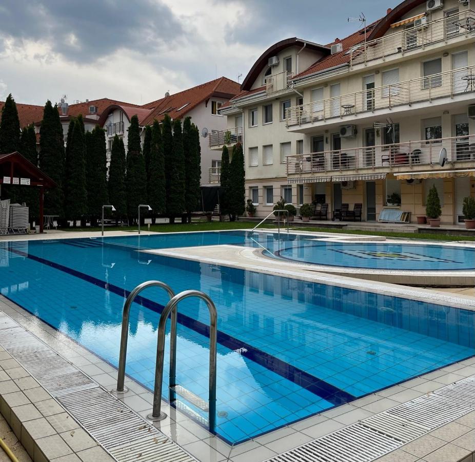 Brookforest Apartman Hajdúszoboszló Exteriör bild